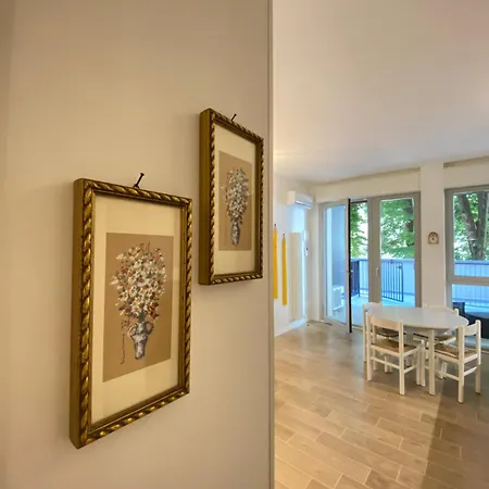 Avantgard Terrace Apartment *